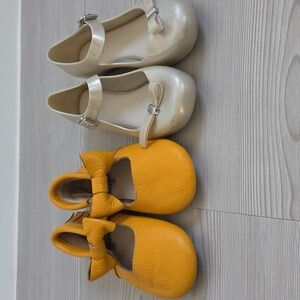Mini Melissa Glittery Cream Mary Jane Shoes And Monkey Feet Bundle